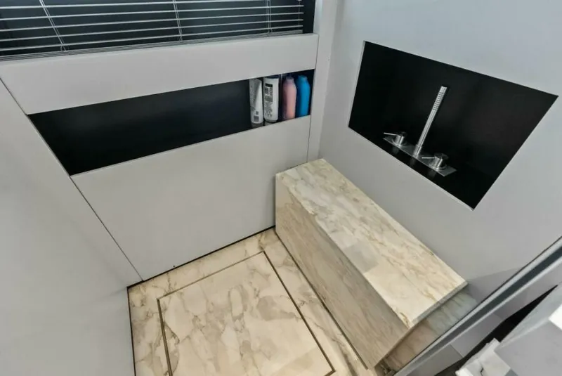 Slide: The Image of Custom 33 Navetta 2023 - 6753379