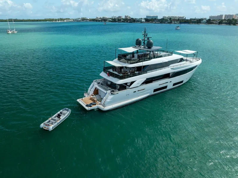 Slide: The Image of Custom 33 Navetta 2023 - 6753465