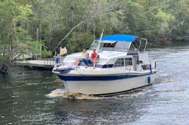 Slide: The Image of Chris-Craft 381 Catalina 1984 - 6753915