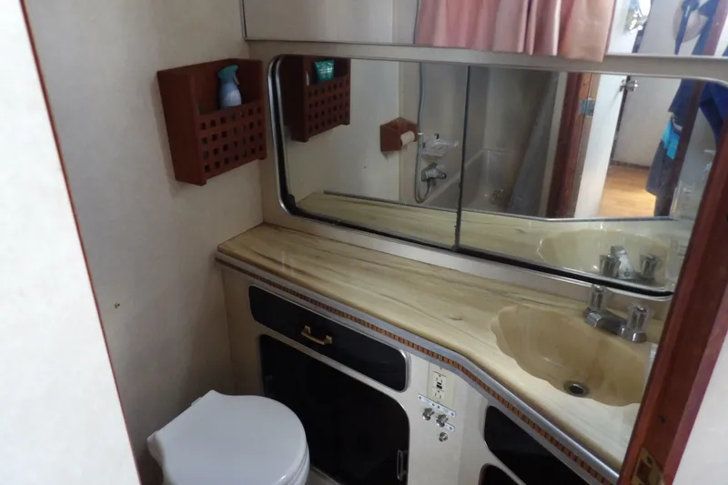 Slide: The Image of Chris-Craft 381 Catalina 1984 - 6753906