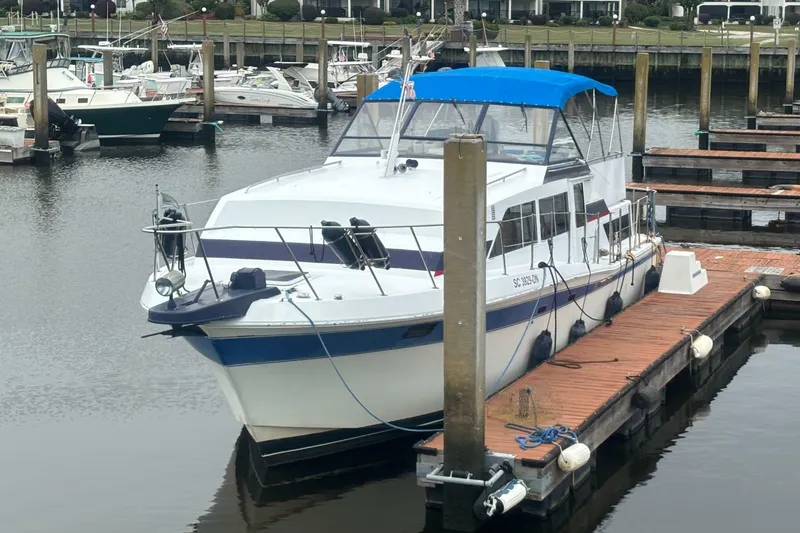 Slide: The Image of Chris-Craft 381 Catalina 1984 - 6753874