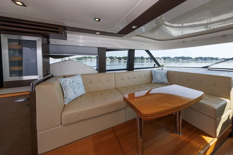 Slide: The Image of Tiara 44 NO AGENDA - Dinette 2016 Viking 44 Coupe NO AGENDA - 7656434