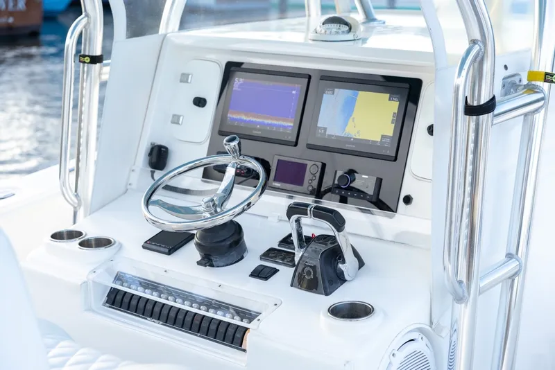Slide: The Image of Invincible 36 - Helm 2015 Invincible 36 Center Console - 6754122