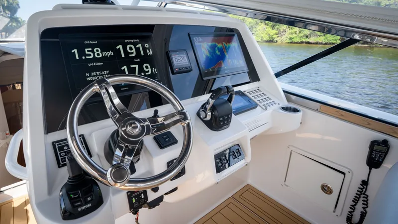 Slide: The Image of Intrepid 475 Sport Yacht 2019 - 6786485