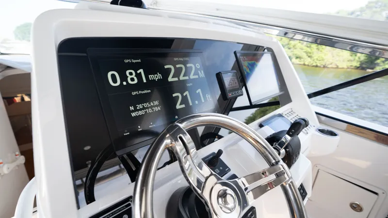 Slide: The Image of Intrepid 475 Sport Yacht 2019 - 6786486