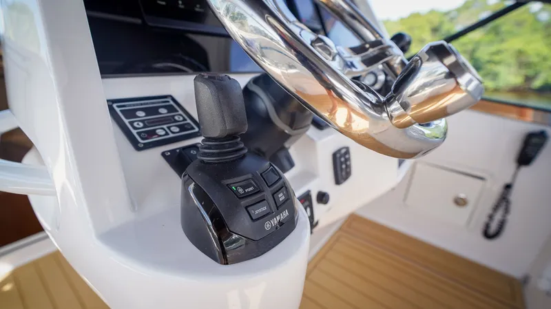 Slide: The Image of Intrepid 475 Sport Yacht 2019 - 6786487