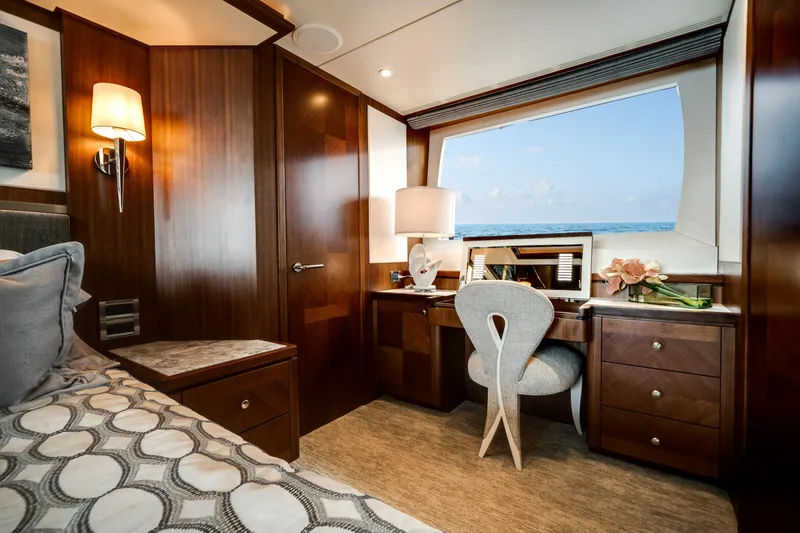 Slide: The Image of Ocean Alexander 100 MY 2018 - 6754510