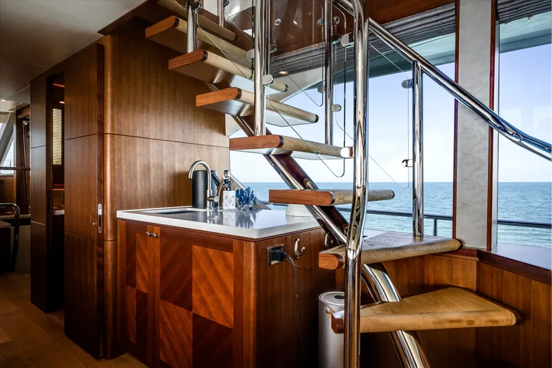Slide: The Image of Ocean Alexander 100 MY 2018 - 6754474