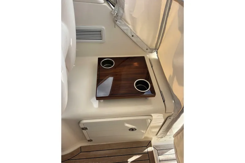 Slide: The Image of Pursuit OS 345 Offshore 2012 - 6755249