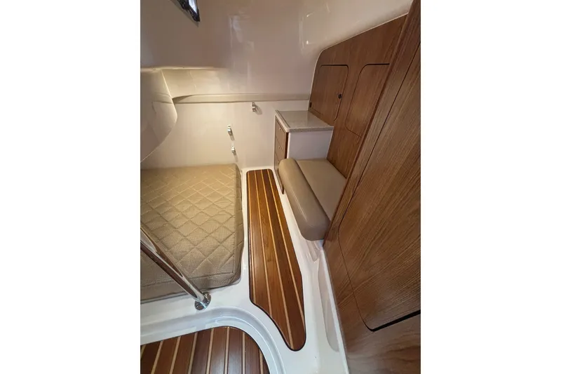 Slide: The Image of Pursuit OS 345 Offshore 2012 - 6755291