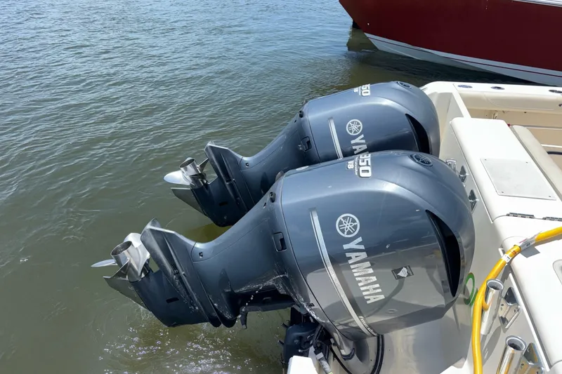 Slide: The Image of Pursuit OS 345 Offshore 2012 - 6755264