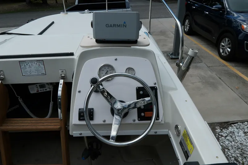 Slide: The Image of Boston Whaler 21 Revenge 1978 - 6755305
