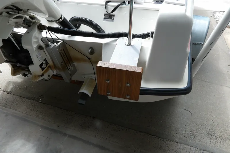 Slide: The Image of Boston Whaler 21 Revenge 1978 - 6755303