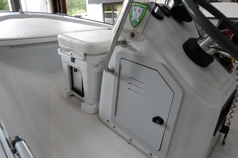 Slide: The Image of Boston Whaler Dauntless 13 1997 - 6755455