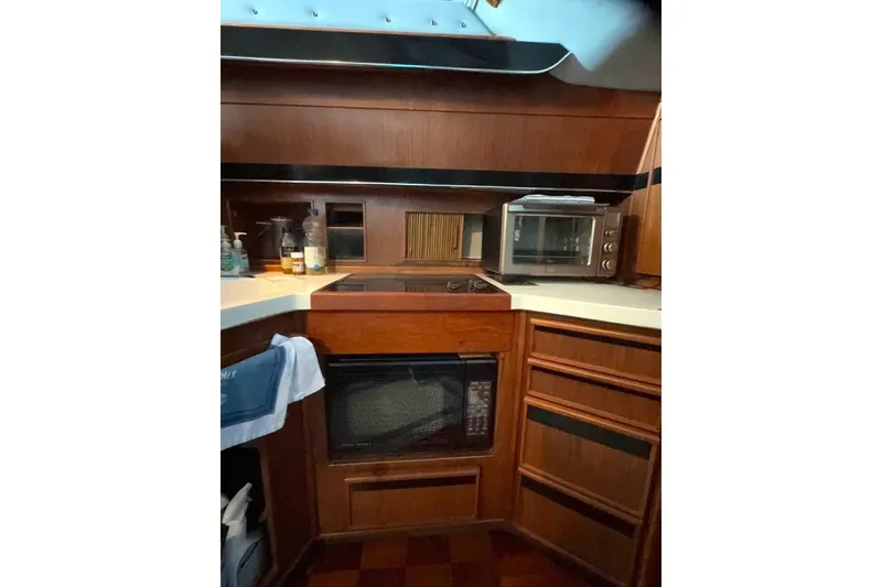 Slide: The Image of Sea Ray 415 Aft Cabin 1988 - 6755511