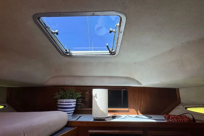 Slide: The Image of Sea Ray 415 Aft Cabin 1988 - 6755529