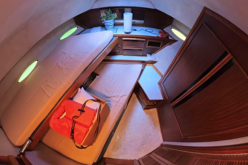 Slide: The Image of Sea Ray 415 Aft Cabin 1988 - 6755528