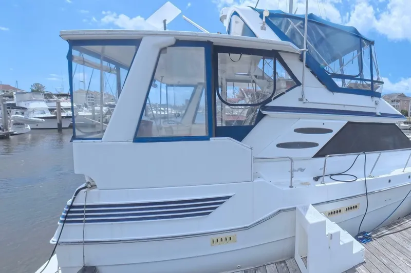 Slide: The Image of Sea Ray 415 Aft Cabin 1988 - 6755474