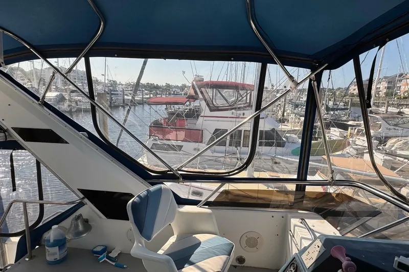 Slide: The Image of Sea Ray 415 Aft Cabin 1988 - 6755499