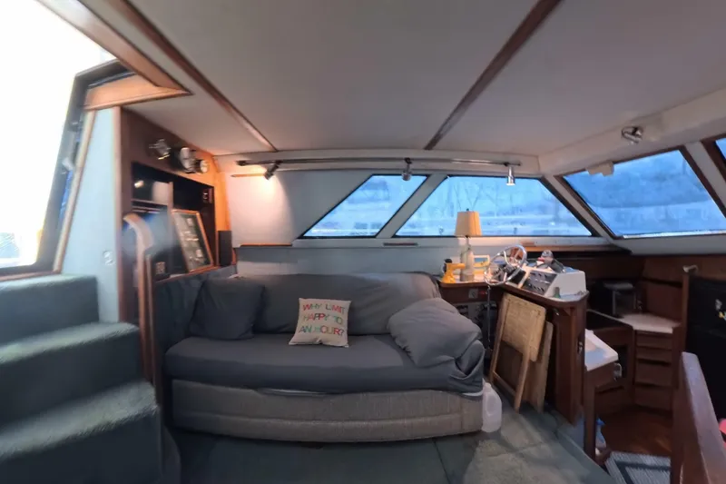 Slide: The Image of Sea Ray 415 Aft Cabin 1988 - 6755502