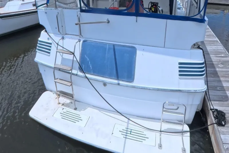 Slide: The Image of Sea Ray 415 Aft Cabin 1988 - 6755476