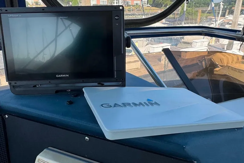 Slide: The Image of Sea Ray 415 Aft Cabin 1988 - 6755490