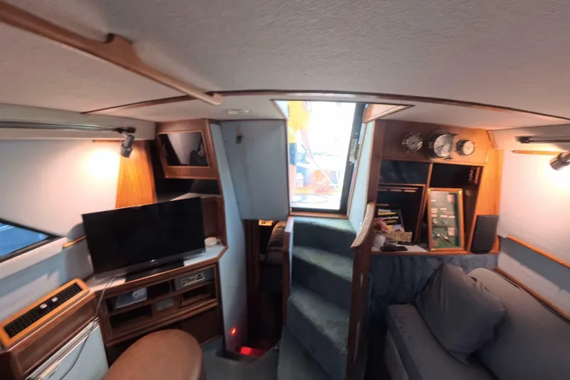 Slide: The Image of Sea Ray 415 Aft Cabin 1988 - 6755504