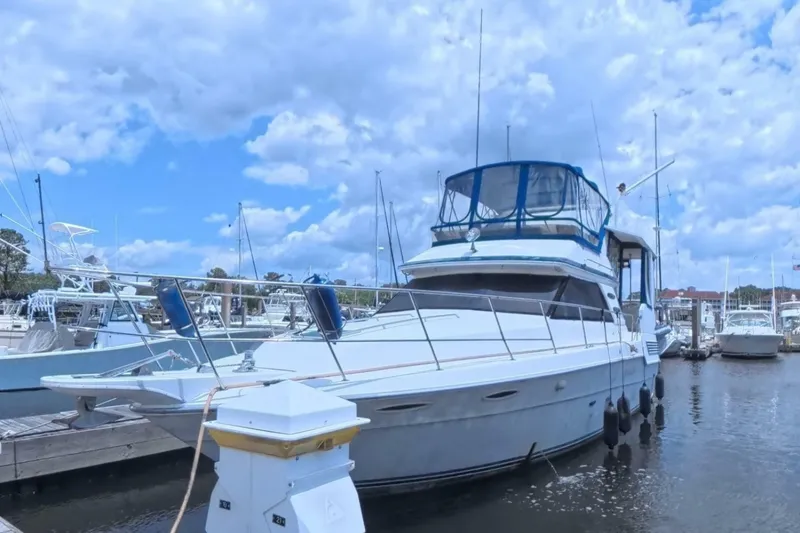 Slide: The Image of Sea Ray 415 Aft Cabin 1988 - 6755473