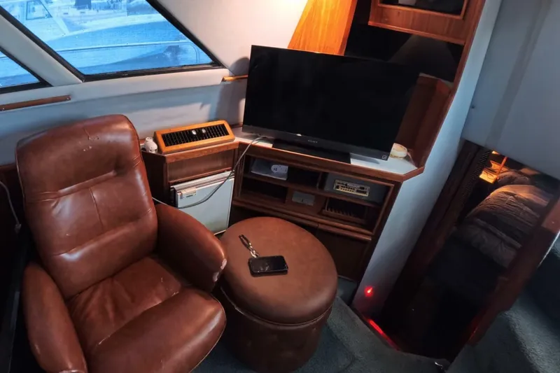 Slide: The Image of Sea Ray 415 Aft Cabin 1988 - 6755503