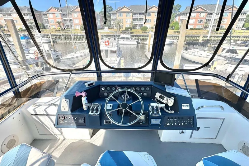 Slide: The Image of Sea Ray 415 Aft Cabin 1988 - 6755482