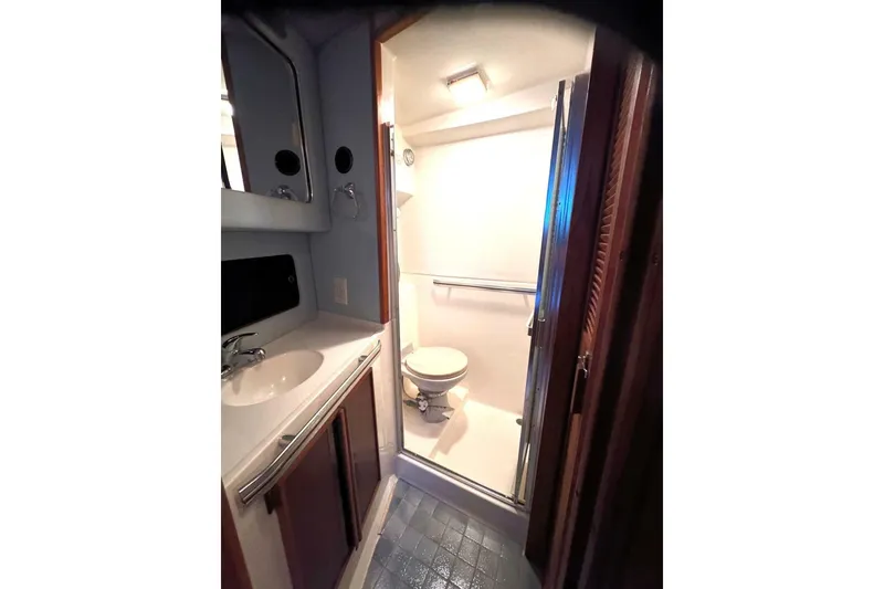 Slide: The Image of Sea Ray 415 Aft Cabin 1988 - 6755523
