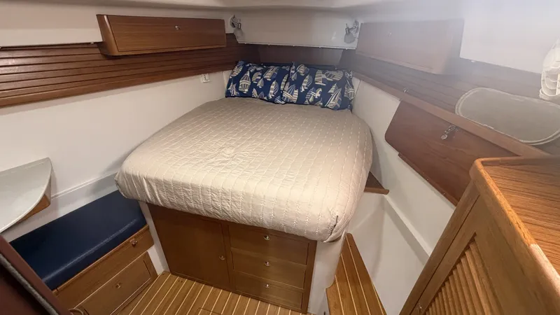 Slide: The Image of Forward Cabin - 6854918