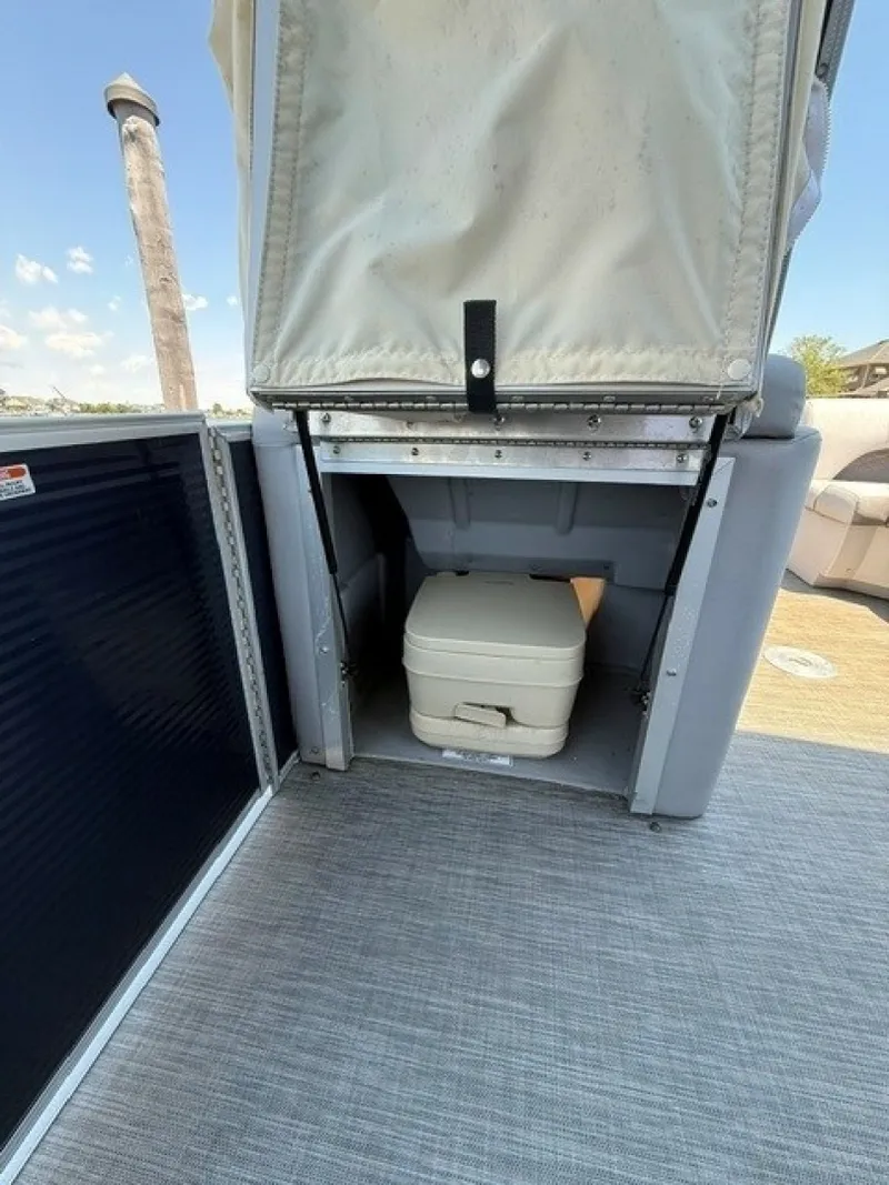 Slide: The Image of Bennington SX 22 SSX 2020 - 6756229