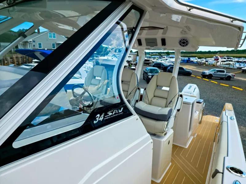 Slide: The Image of Regal 34 SAV 2027 - 6756350
