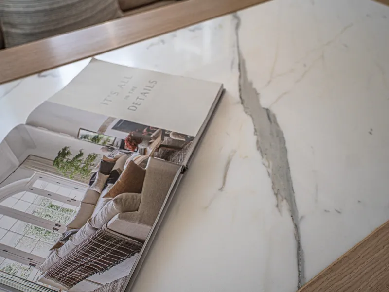Slide: The Image of Salon Table Details - 6758398