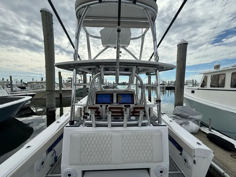 Slide: The Image of Front Runner 39 LONESOME COWBOY - Console & Forward Seating 2021 Front Runner 39 Center Console LONESOME COWBOY - 6759507