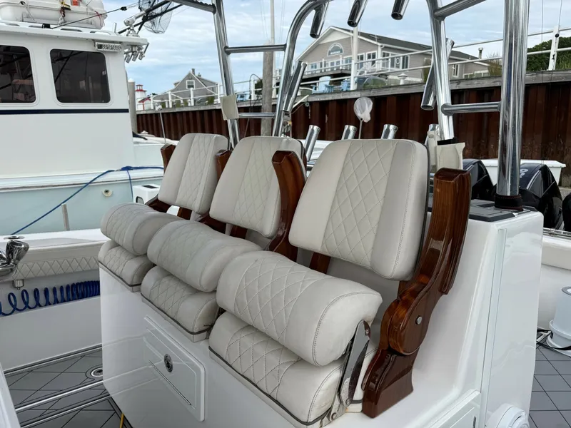 Slide: The Image of Front Runner 39 LONESOME COWBOY - Helm Seating 2021 Front Runner 39 Center Console LONESOME COWBOY - 6759501