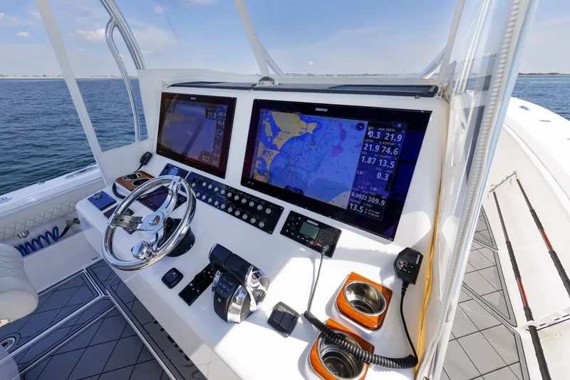 Slide: The Image of Front Runner 39 LONESOME COWBOY - Helm Console 2021 Front Runner 39 Center Console LONESOME COWBOY - 7511534