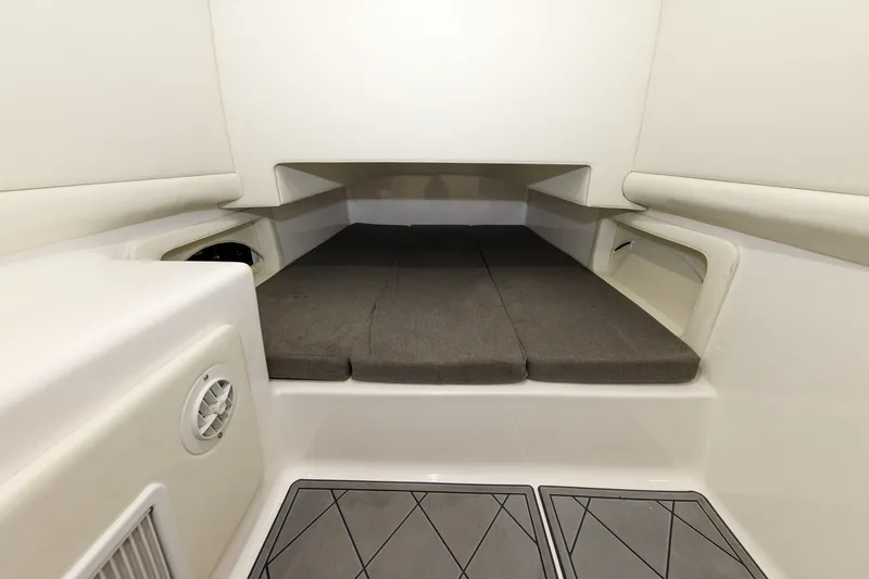 Slide: The Image of Front Runner 39 LONESOME COWBOY - Cabin 2021 Front Runner 39 Center Console LONESOME COWBOY - 7511543