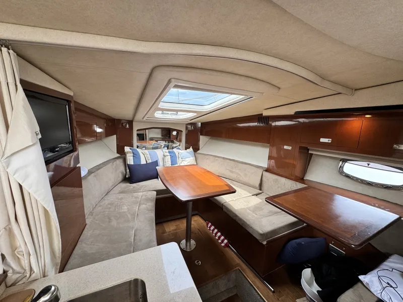Slide: The Image of Sea Ray 310 Sundancer 2010 - 6758436