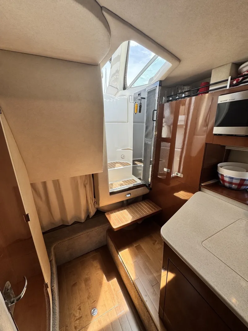 Slide: The Image of Sea Ray 310 Sundancer 2010 - 6758433