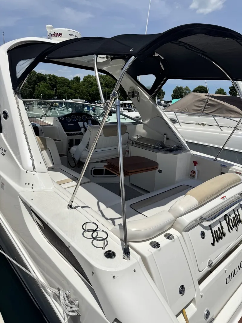 Slide: The Image of Sea Ray 310 Sundancer 2010 - 6758417