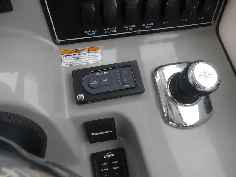 Slide: The Image of Boston Whaler Conquest 2015 - 6761820