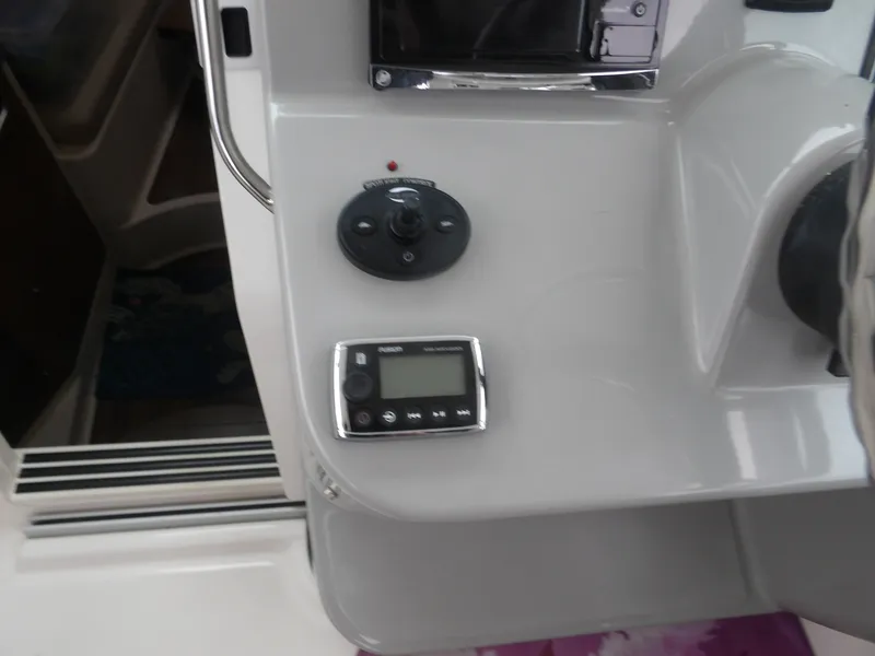 Slide: The Image of Boston Whaler Conquest 2015 - 6761823