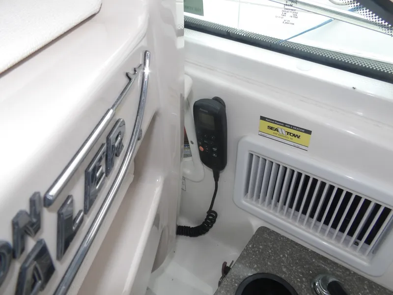 Slide: The Image of Boston Whaler Conquest 2015 - 6761815