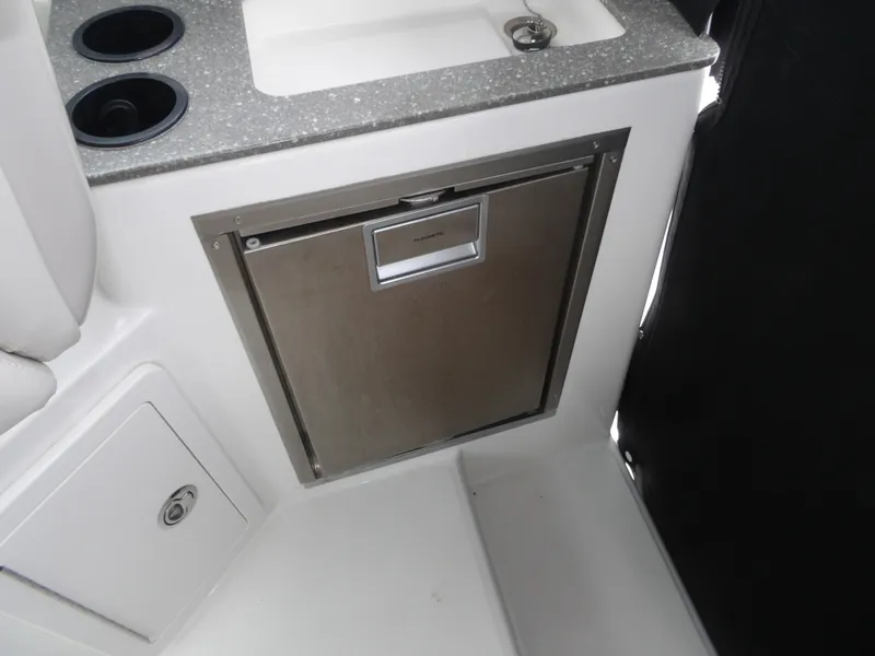 Slide: The Image of Boston Whaler Conquest 2015 - 6761812