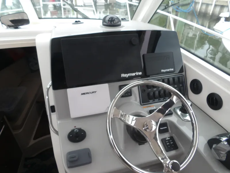 Slide: The Image of Boston Whaler Conquest 2015 - 6761817
