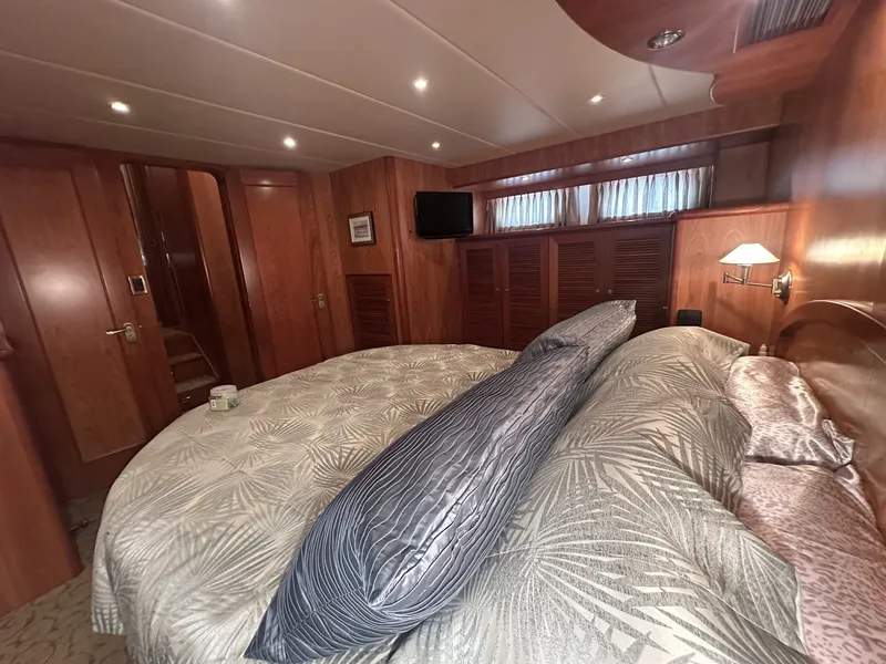 Slide: The Image of Symbol 56 Raised Pilothouse 2003 - 6763336