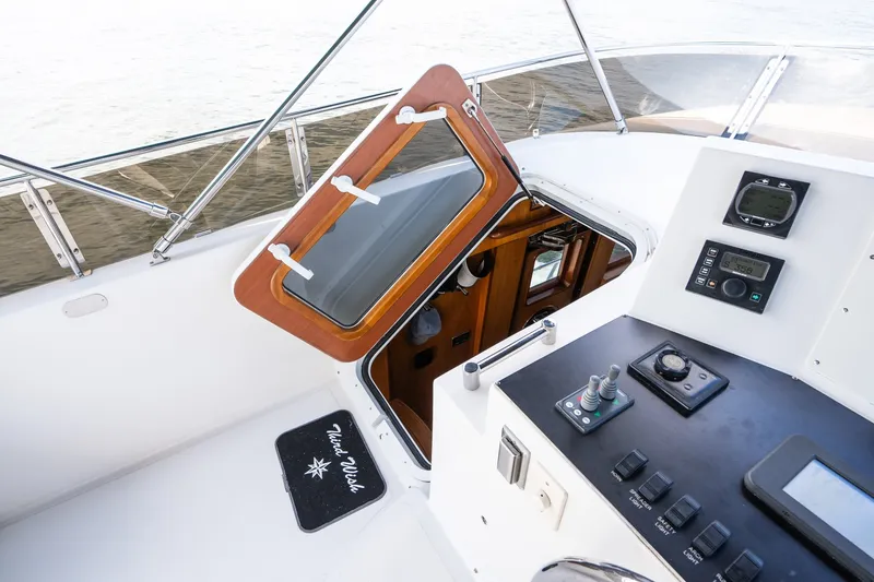 Slide: The Image of Symbol 56 Raised Pilothouse 2003 - 7528606