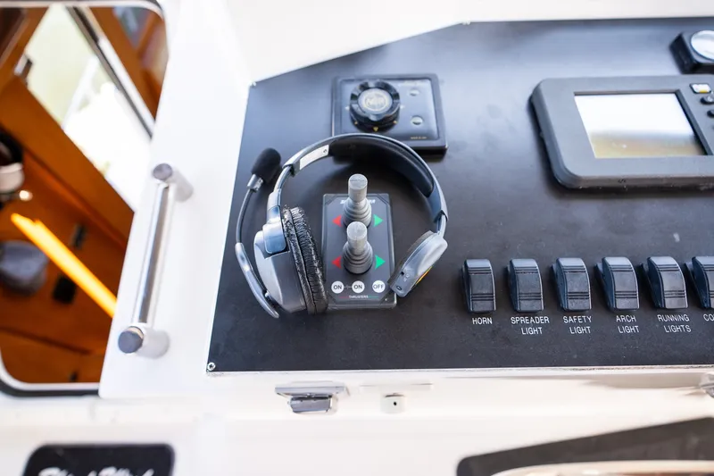 Slide: The Image of Symbol 56 Raised Pilothouse 2003 - 7528615